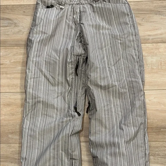 O'Neill Black and White Striped Women's Snowboarding Pants - Picture 4 of 5